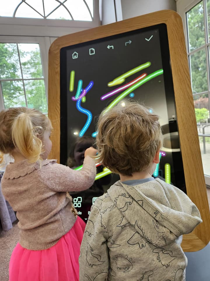 tables with touch screen